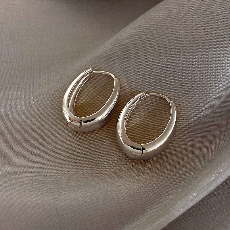 Modern Hoop Earrings with Geometric Design Kalsten