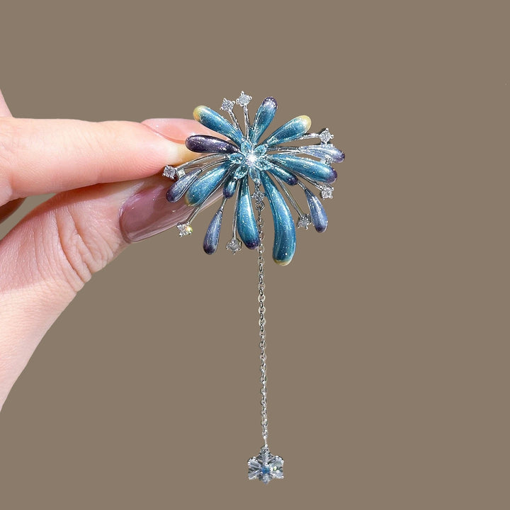 Sparkling flower brooch with chain pendant Kalsten