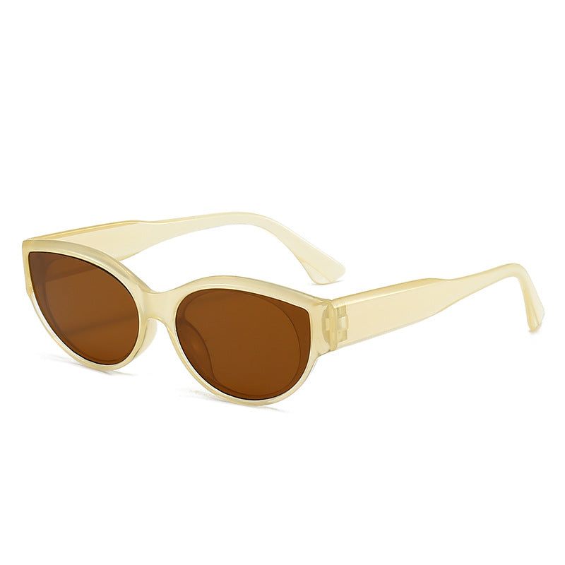 Women Cat-Eye Sunglasses with Clear and Modern Design Kalsten