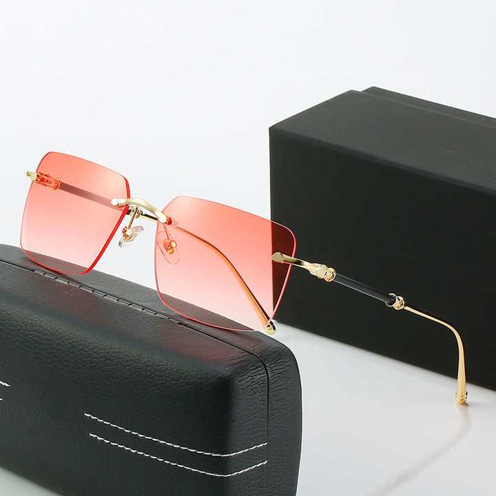 Women's fashionable sunglasses with square frame and luxurious accents Kalsten