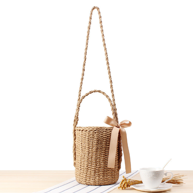 Charming Handbag Made of Woven Natural Material Kalsten