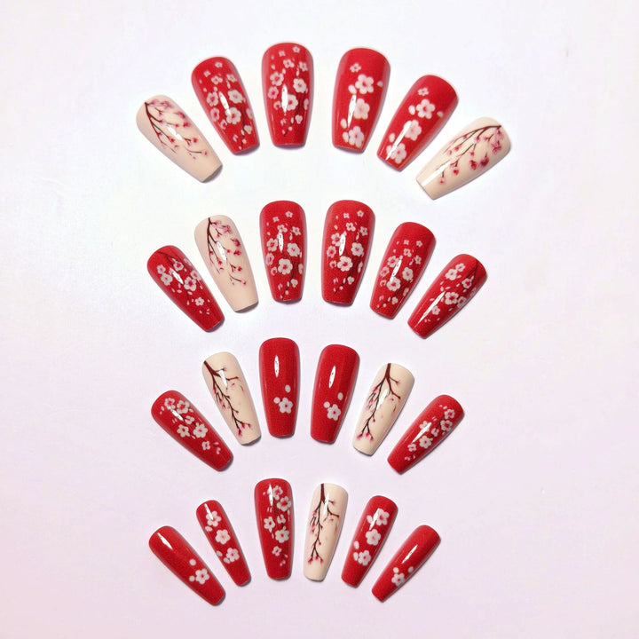 Elegant Floral Detail Nail Art Kalsten