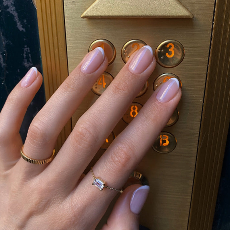 Nail set with elegant French design Kalsten