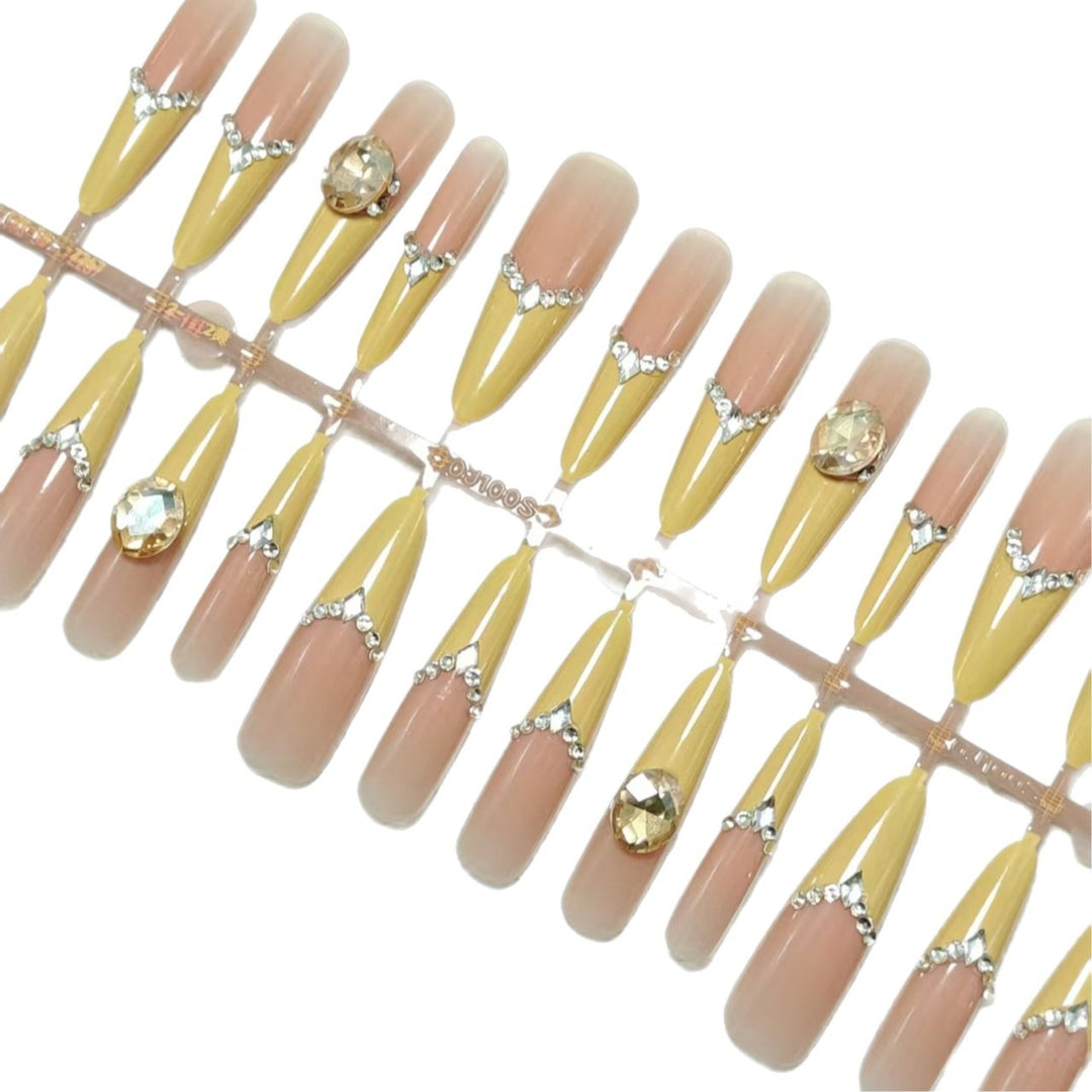Artificial nails with elegant 3D applications and glitter Kalsten