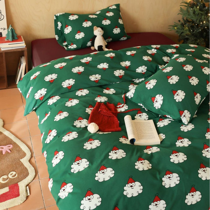 Children's bedding set with soft percale and cute Christmas sheep all-over print