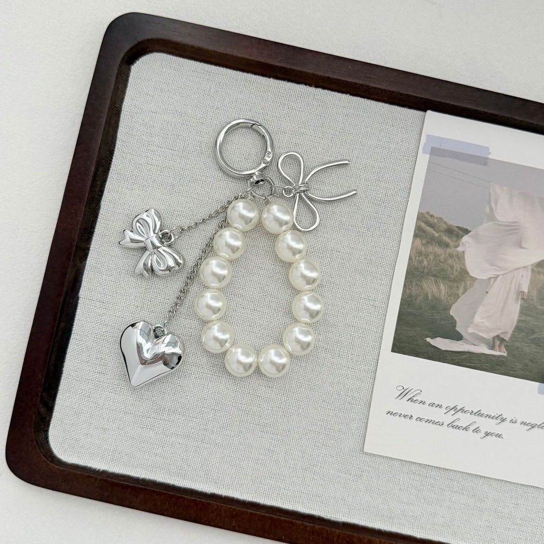 Elegant Heart and Bow Charm Keychain Kalsten