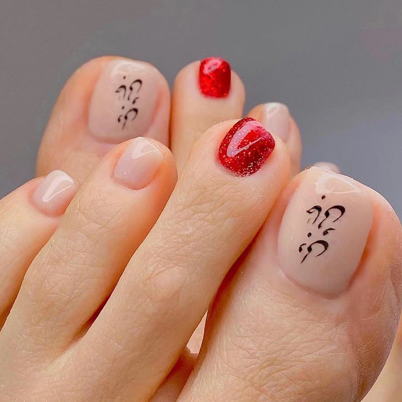 Artful toenail art with elegant glitter accents Kalsten
