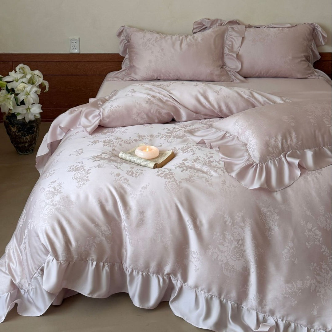 Luxury satin bed set with jacquard relief and ruffled edges