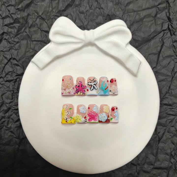 Artistic Floral-Themed Press-On Nail Set