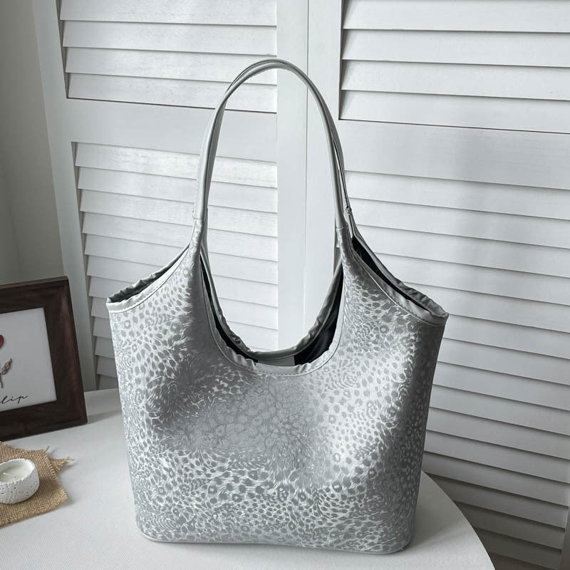 Spacious Leopard Print Shoulder Tote
