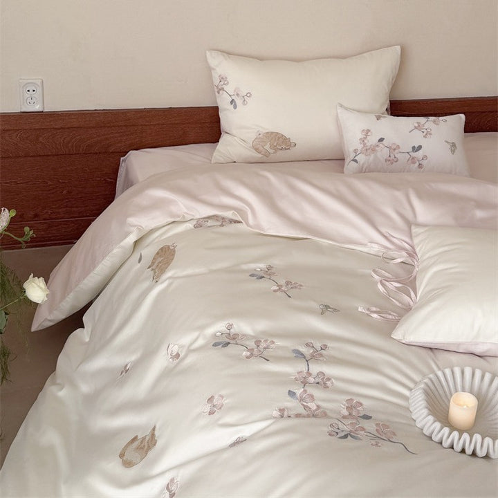 Elegant embroidered bedding set made of cotton satin with cat and flower motif Kalsten