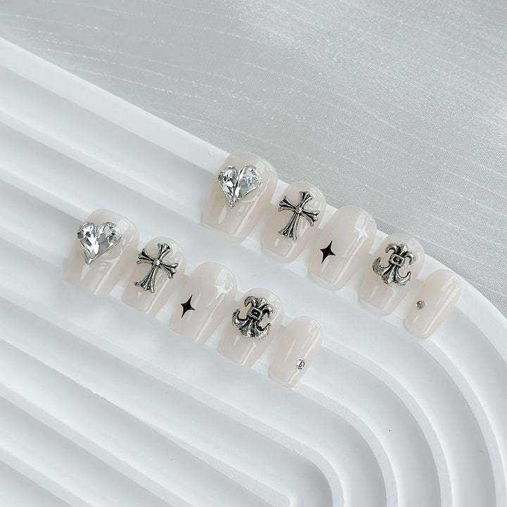 Artistic Press-On Nail Art Set with Rhinestone and Glam Accents