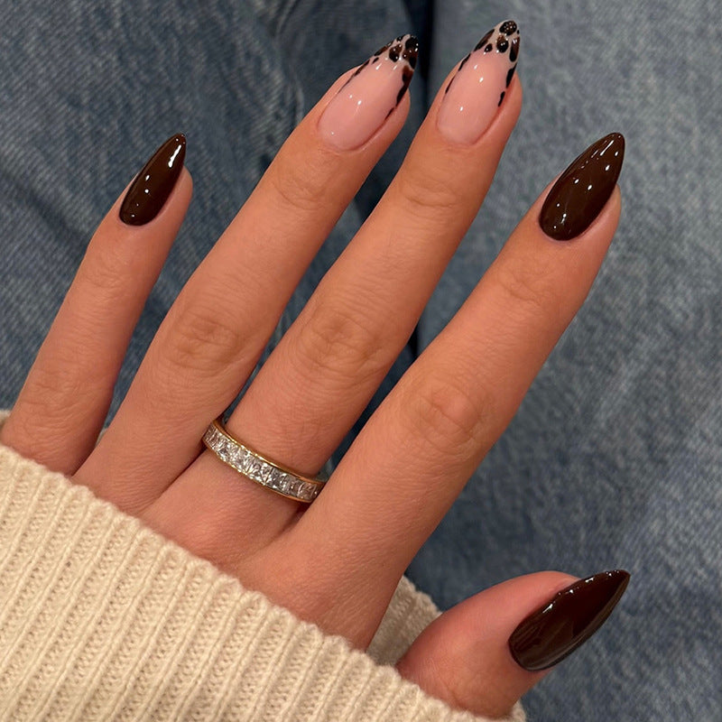 Artificial nail set with elegant designs Kalsten