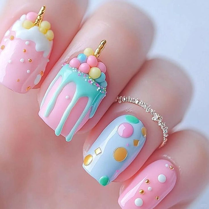 Artificial nails with playful cupcake design Kalsten