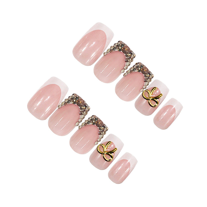 Artificial nail set with elegant gold embellishments Kalsten