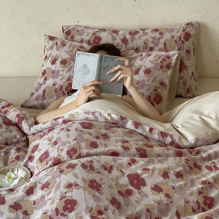 Bedding set with floral cotton percale and extra-soft finish