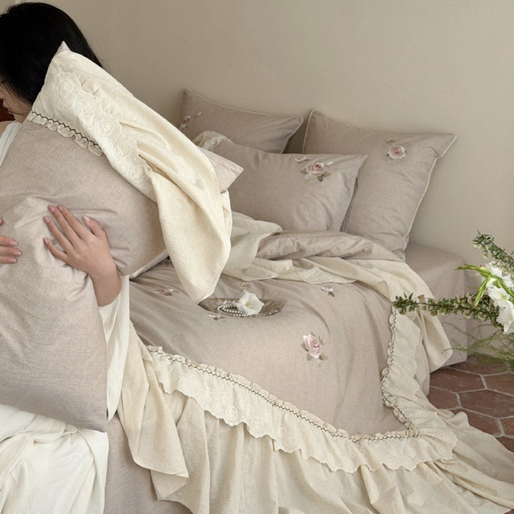 Romantic ruffled bedding set made of cotton-linen with rose embroidery and bed skirt