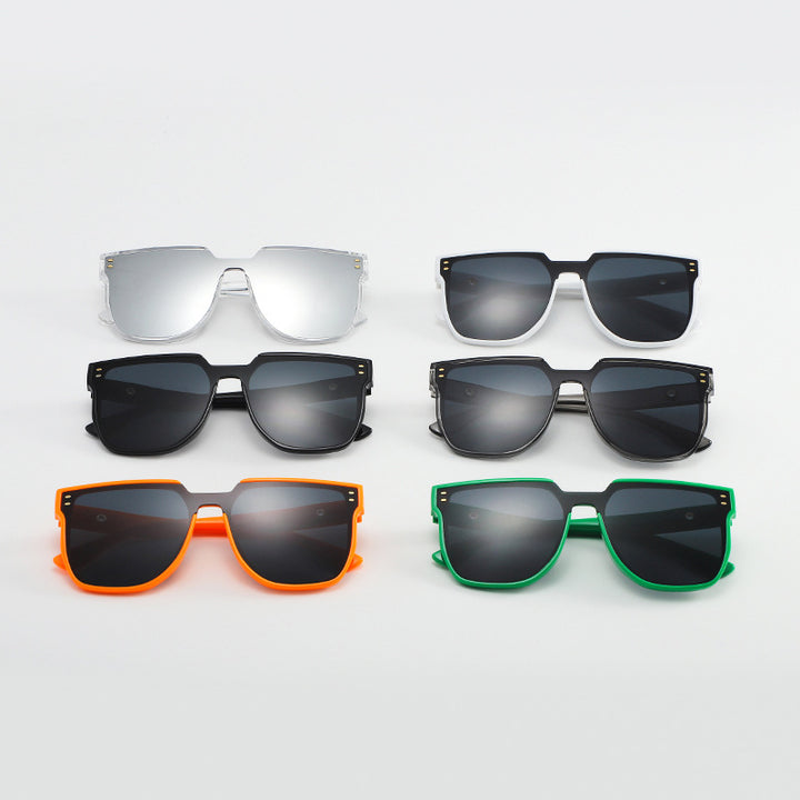 Women Fashionable Oversized Sunglasses with Distinctive Design Kalsten