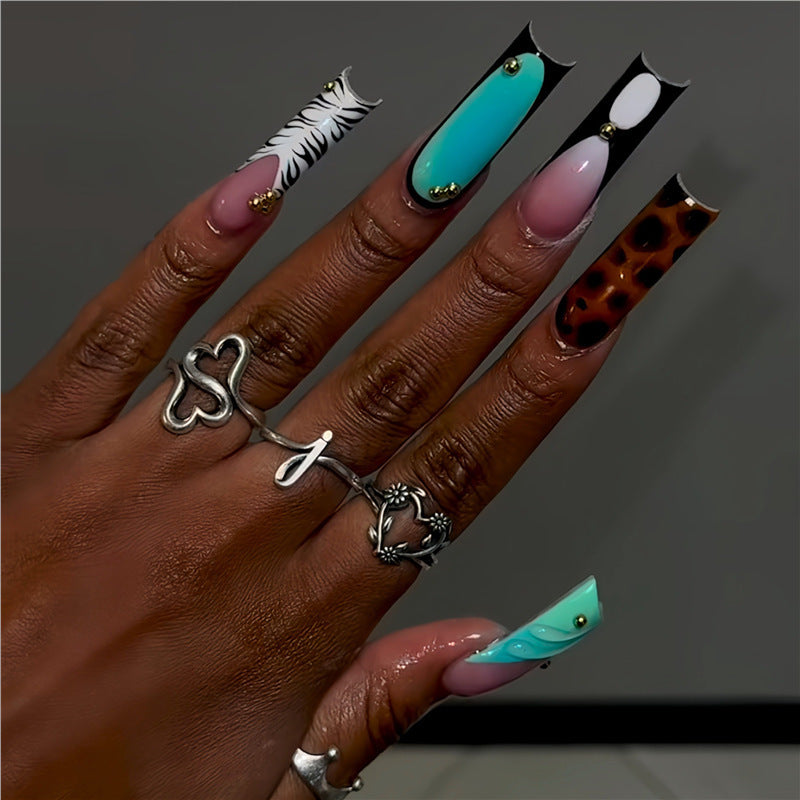 Artistic Nail Art Kalsten