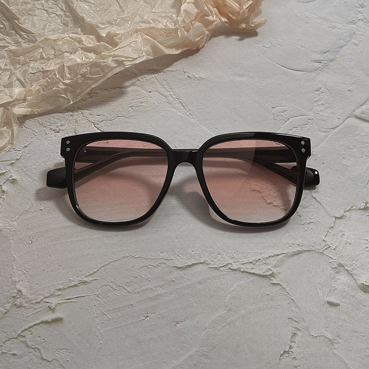Fashionable Oversized Sunglasses in Contemporary Design Kalsten