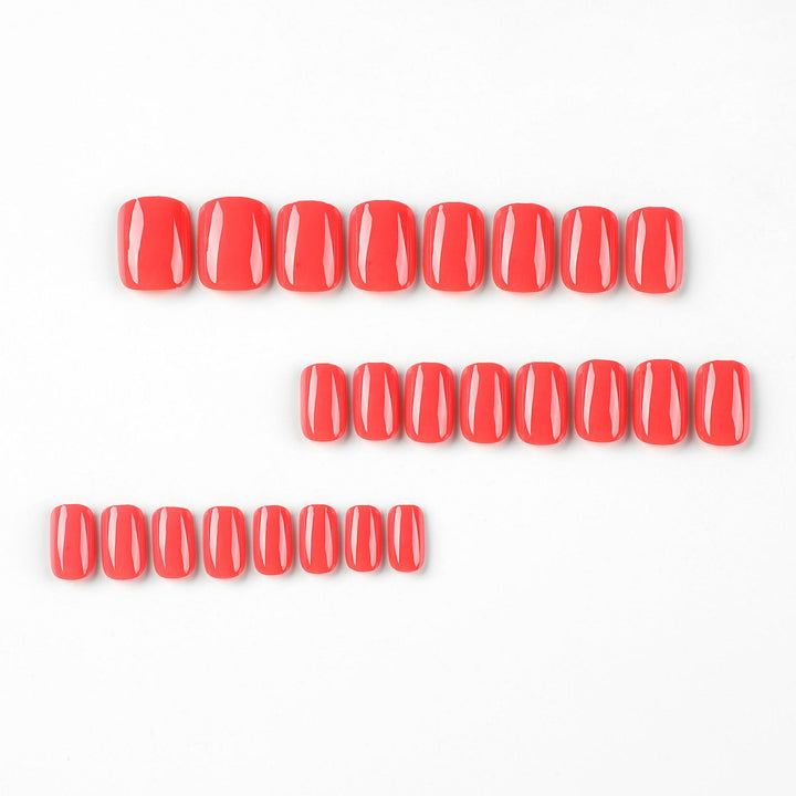 Glamorous nail art with high-gloss finish Kalsten