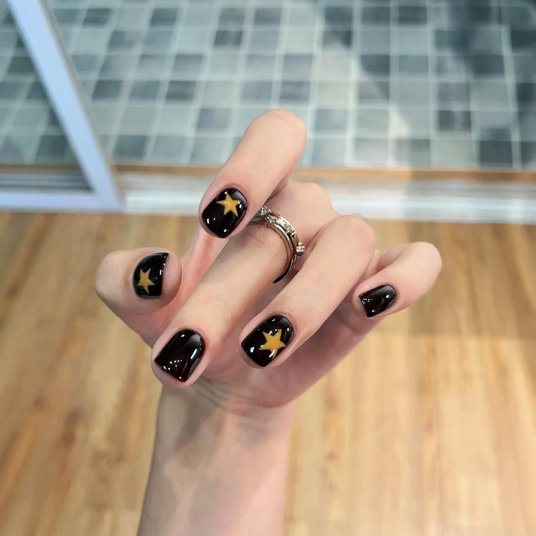 Artistic Star-Themed Press-On Nail Extensions