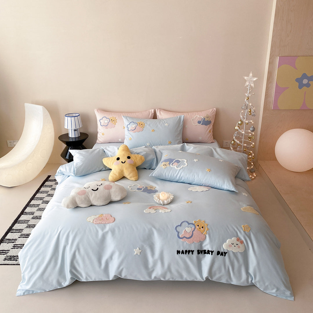 Children's duvet cover set with embroidered cloud and star appliqués