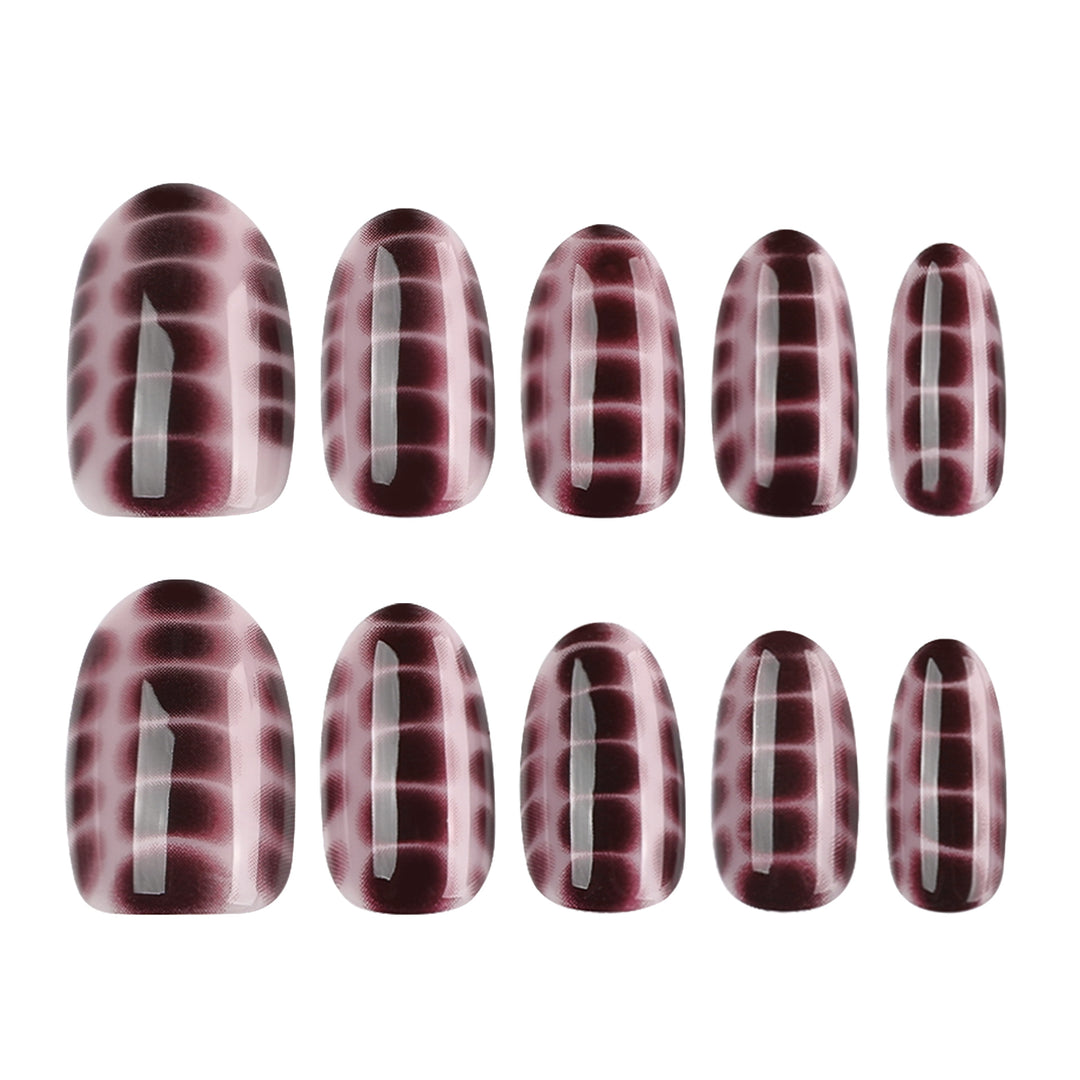 Artful nail art with snake motif Kalsten
