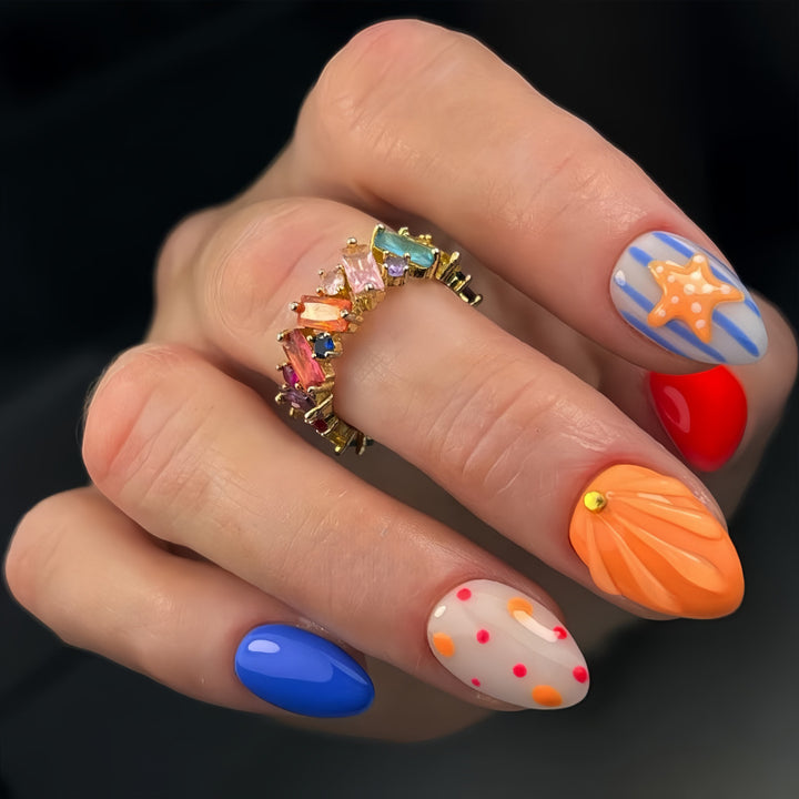 Artificial nails in playful summer design Kalsten