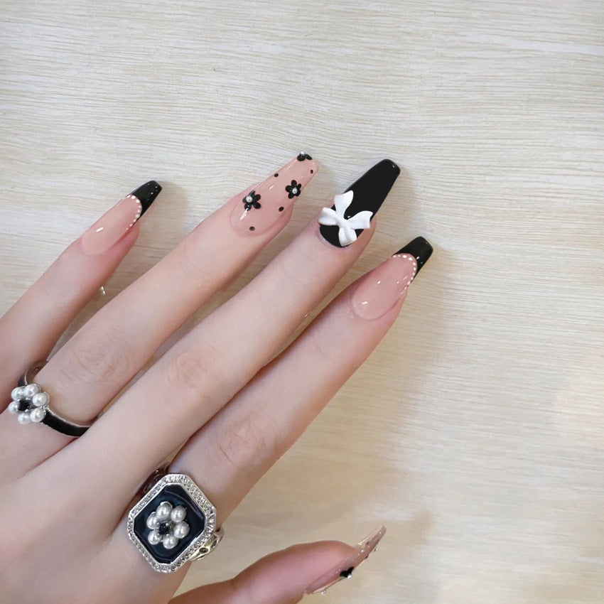 Stylish Artistic Nail Enhancements