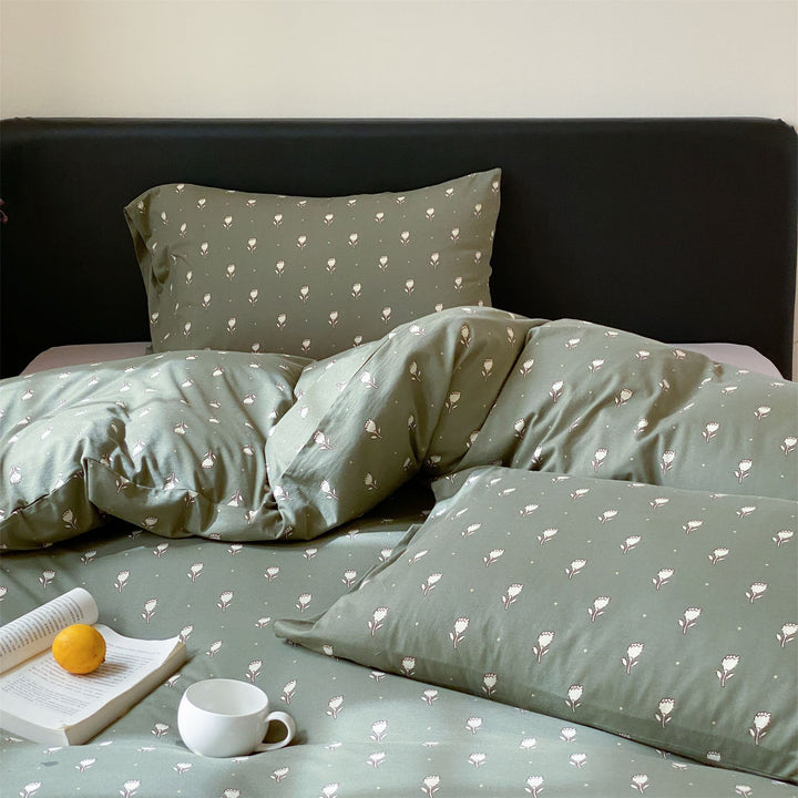 Bedding set made of cotton percale with fine all-over floral pattern