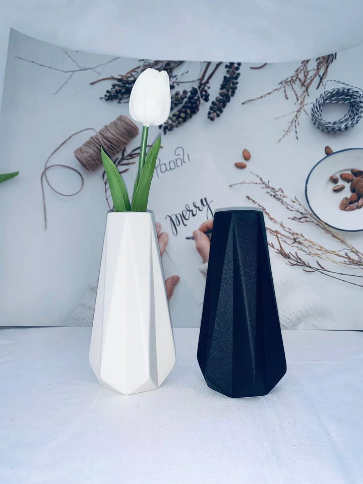 Modern Geometric Decorative Sculpture Kalsten