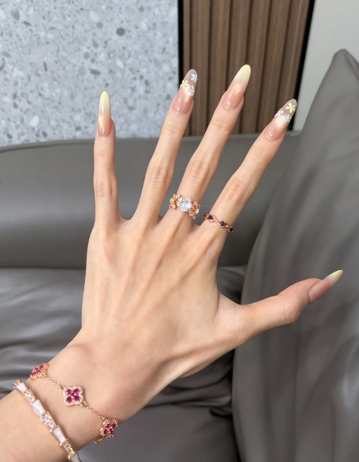 Floral Design Press-On Nail Enhancements