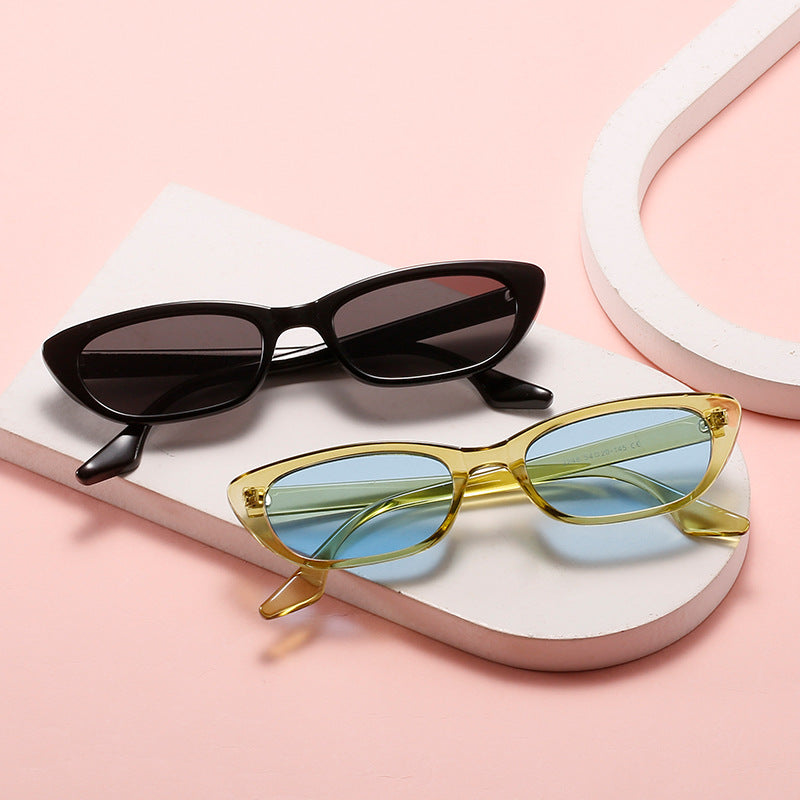 Women's modern sunglasses in trendy cat-eye style with transparent frame Kalsten