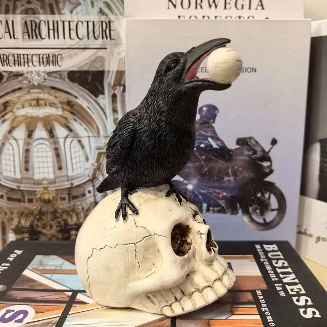 Decorative figure with raven on skull Kalsten