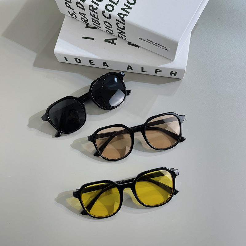 Fashionable Vintage Sunglasses with Wide Frame Kalsten