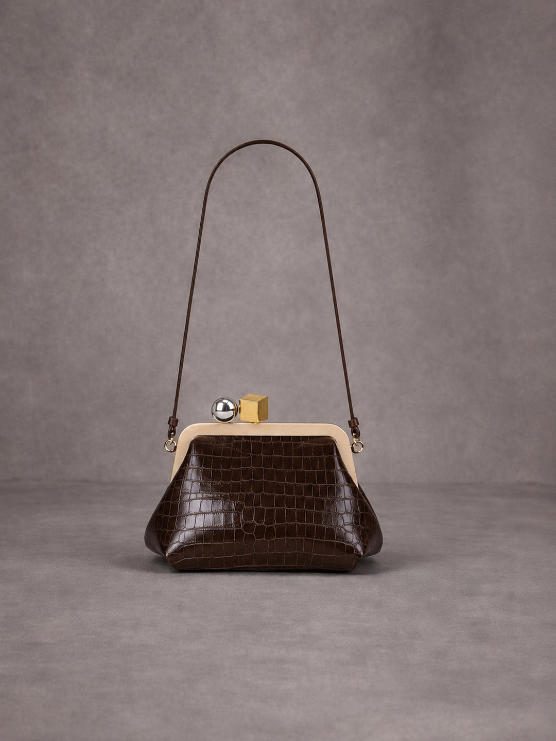 Elegant Crocodile-Effect Handheld Purse