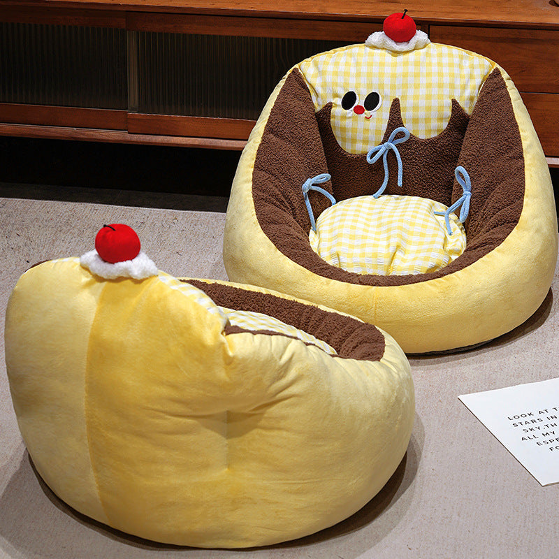 Cozy plush pet bed in cake shape with surrounding edge
