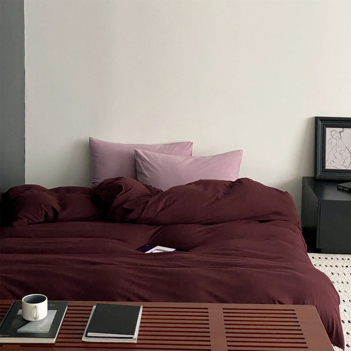 All-season quilt and fitted sheet set made of breathable microfiber