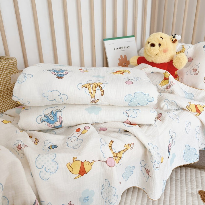 Unisex Cozy Muslin Blanket with Cheerful Winnie Pooh Motif Kalsten