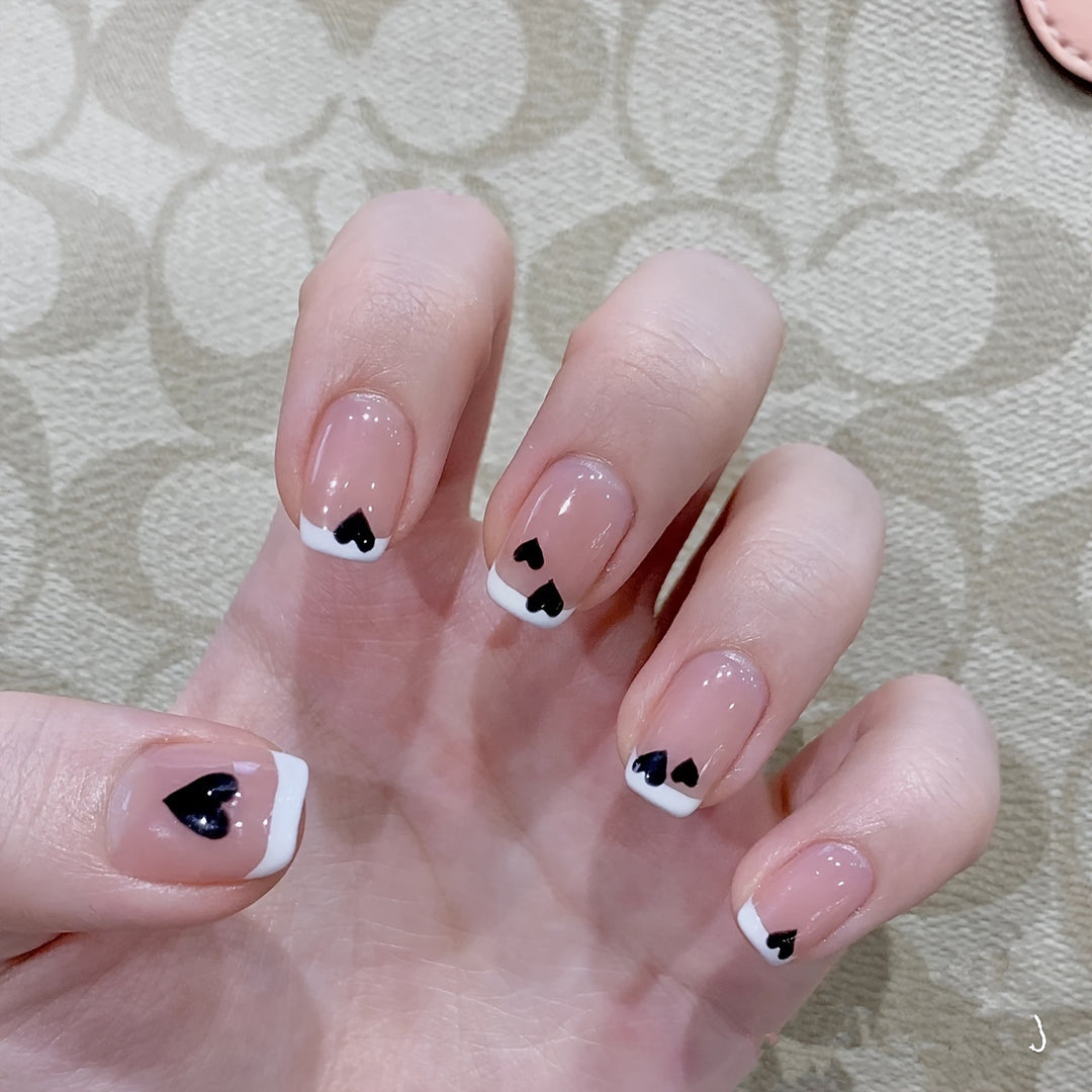 Artistic Heart-Patterned Press-On Nails