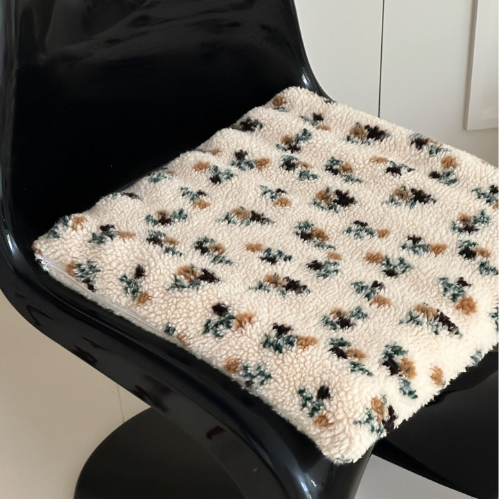 Oversize Sherpa Clutch with floral bouclé look