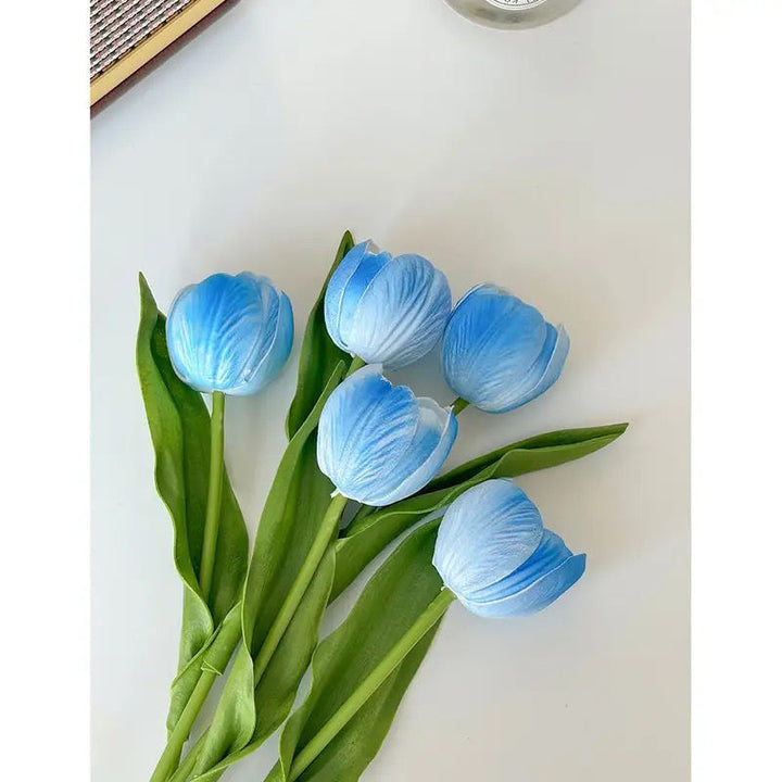 Decorative Realistic Tulip Bouquet