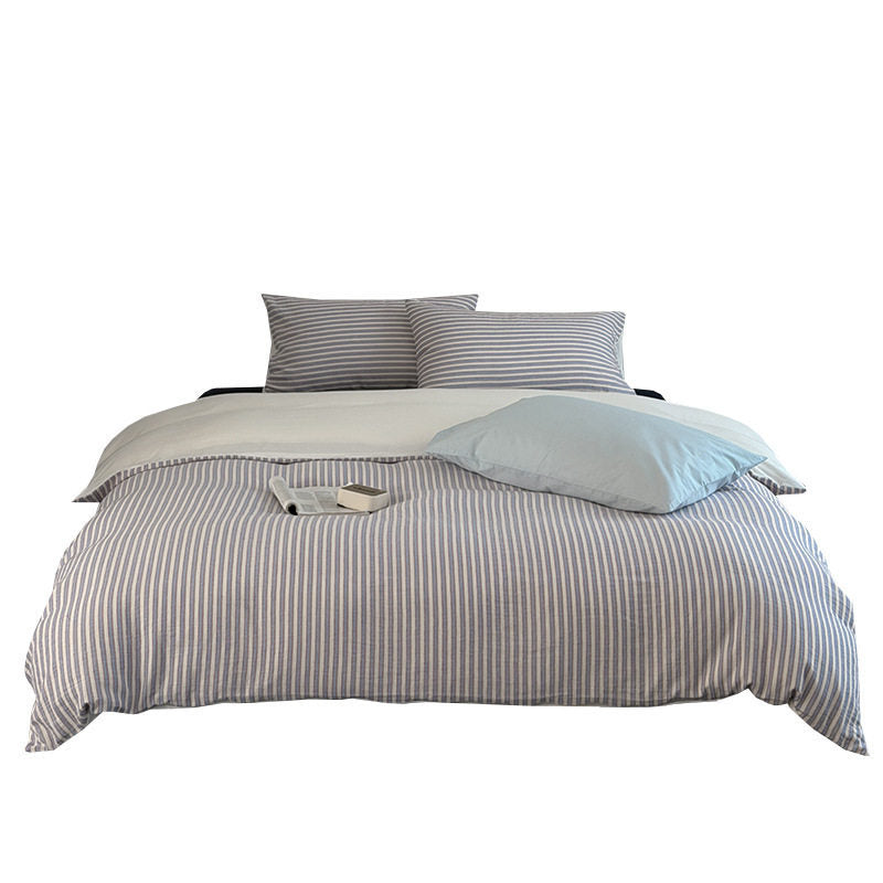 Bedding set in timeless pinstripe design made of breathable cotton percale