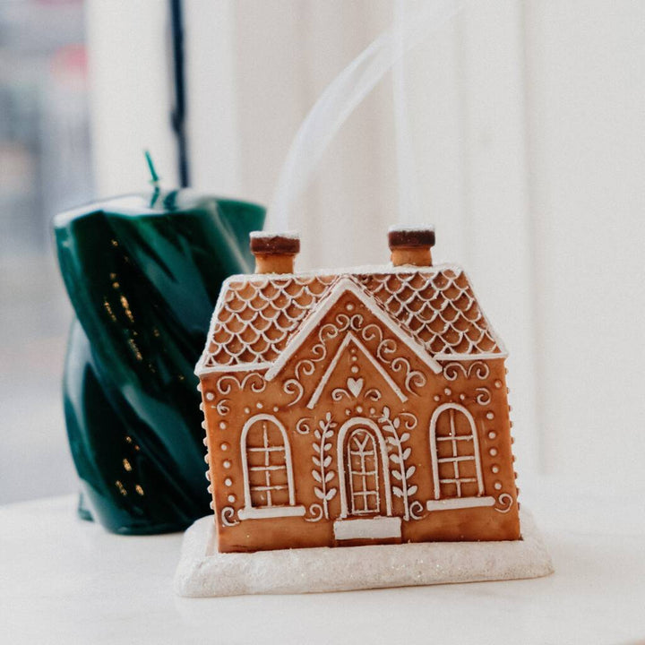 Decorative Winter House Kalsten