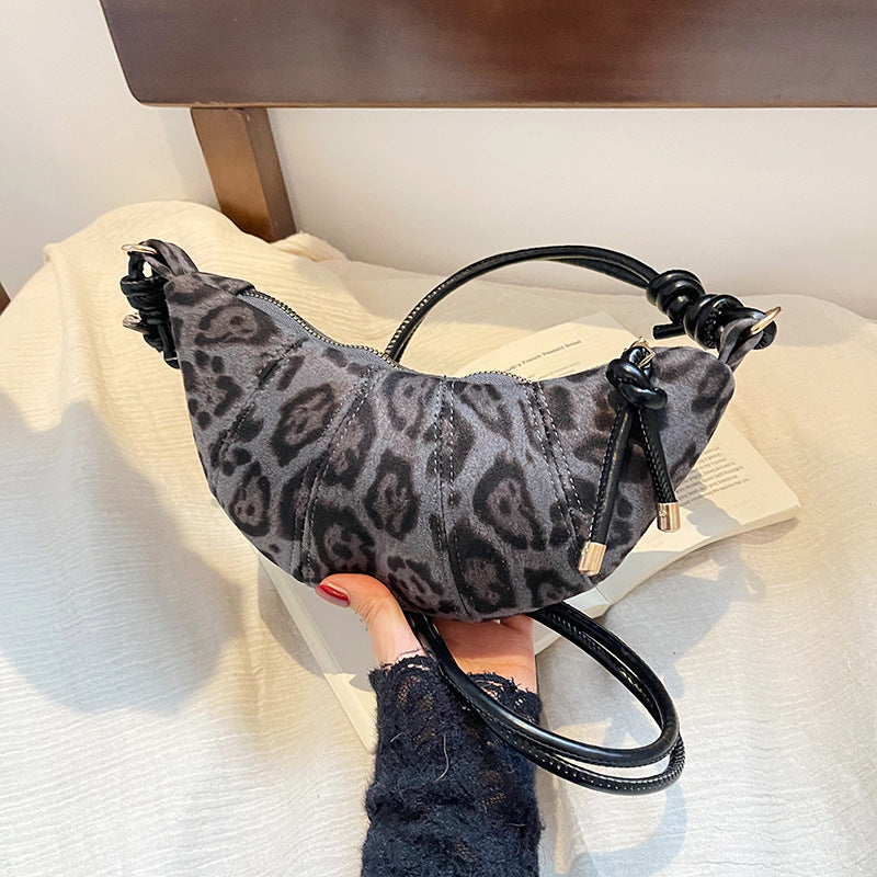 Fashionable Leopard Print Handbag