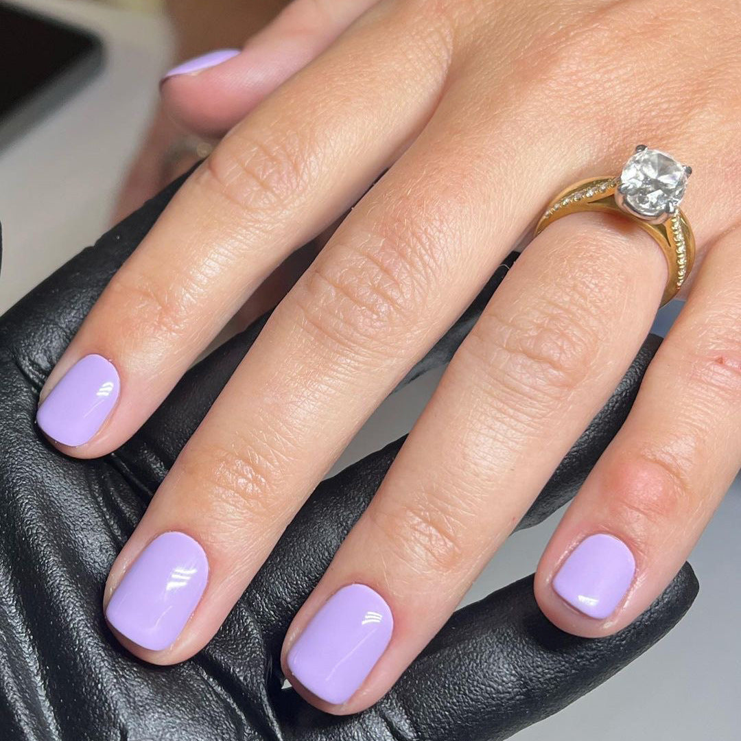 Glamorous nail art with high-gloss finish Kalsten