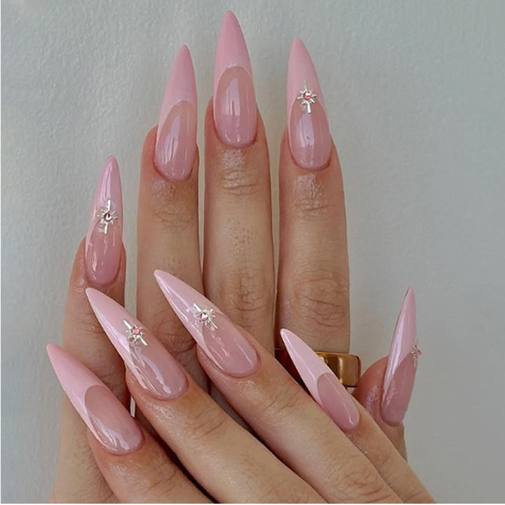 Artificial nail set with delicate mandala patterns and elegant accents Kalsten