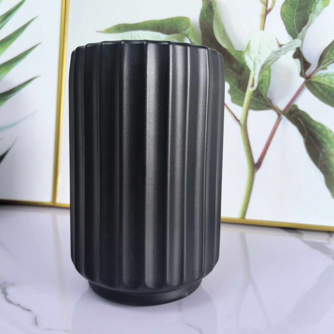 Decorative Vertical Ribbed Vase Kalsten