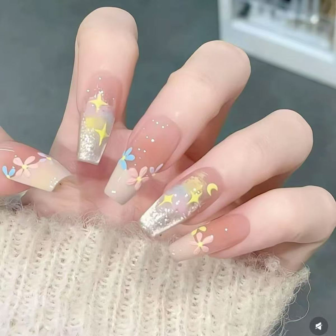 Playful Cat-Themed Press-On Nail Art Kalsten